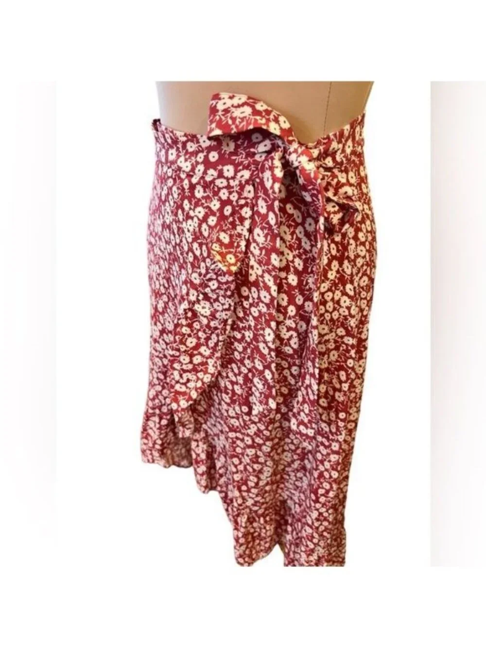 Rails Women’s Skirt Size XS Scarlet Camellia Floral Neptune Ruffle Floral Wrap